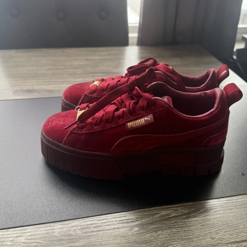 PUMA Mayze Velvet Tibetan Red